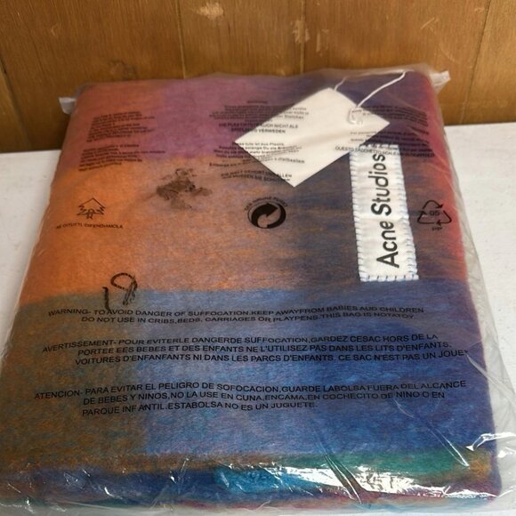 NWT acne studios red/blue scarf - Picture 5 of 5